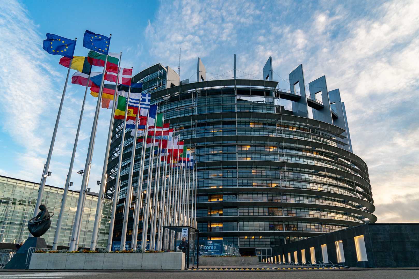 Comisia Europeana reîmpachetează măsurile de sprijin pentru trecerea industriei către energia verde cu ajutoare de stat